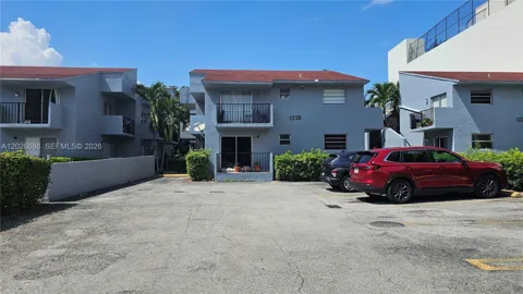1235 NW 6th St #3
