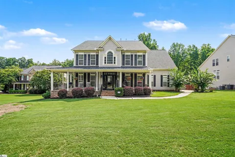 320 Selden Way