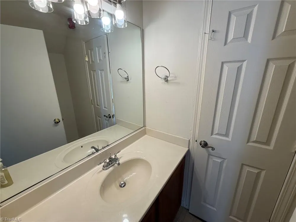 809 Topsail Drive Browns Summit, NC 27214