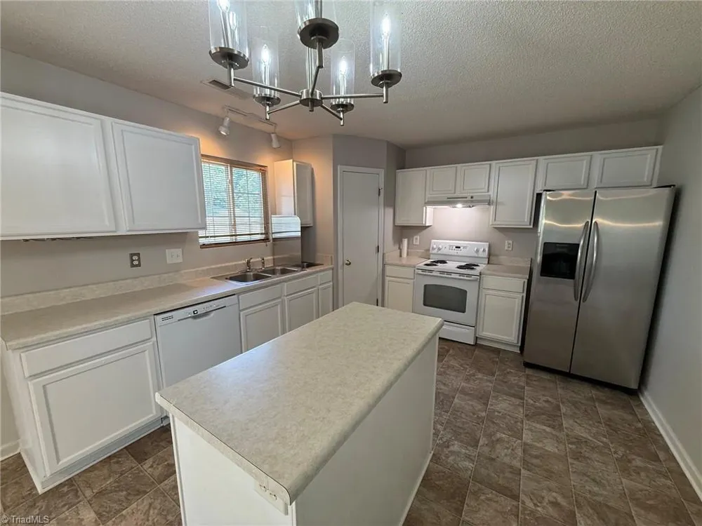 809 Topsail Drive Browns Summit, NC 27214