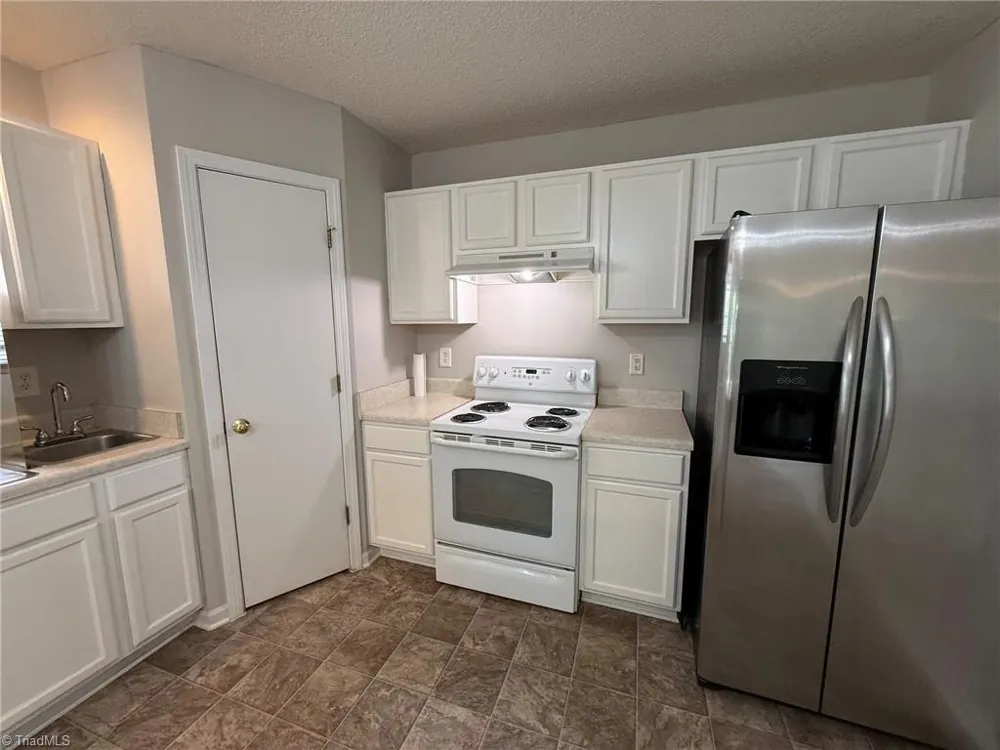 809 Topsail Drive Browns Summit, NC 27214