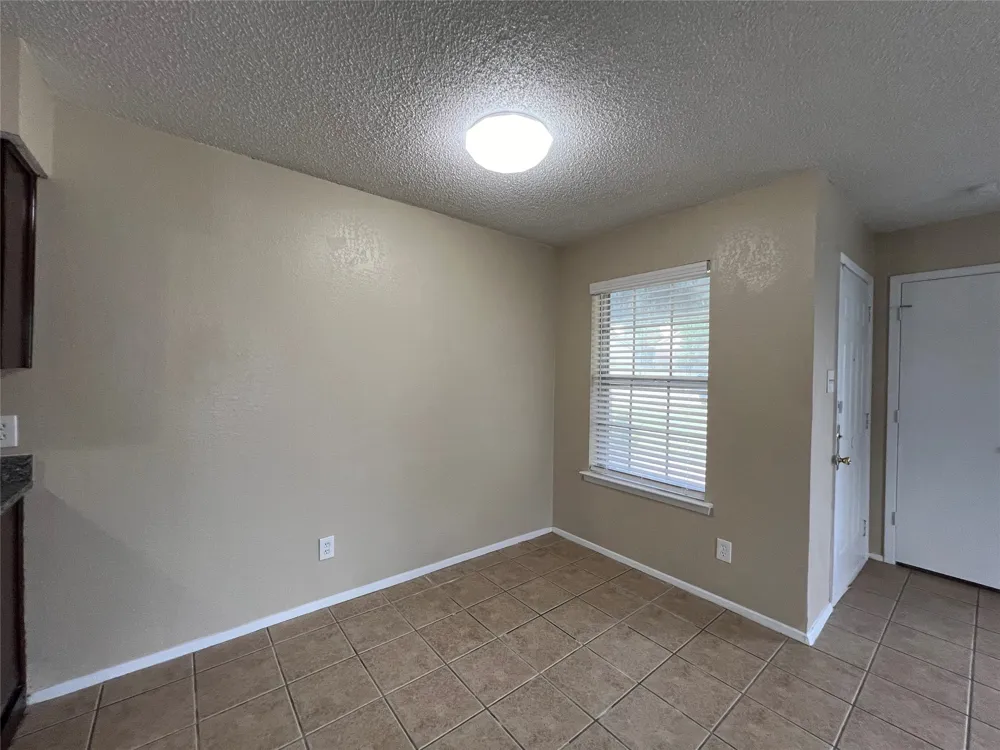 7041 Crosstimbers Lane North Richland Hills, TX 76182