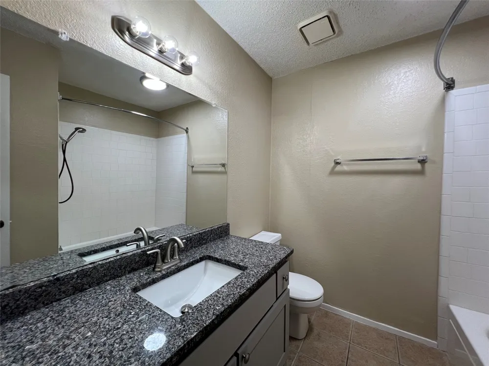 7041 Crosstimbers Lane North Richland Hills, TX 76182