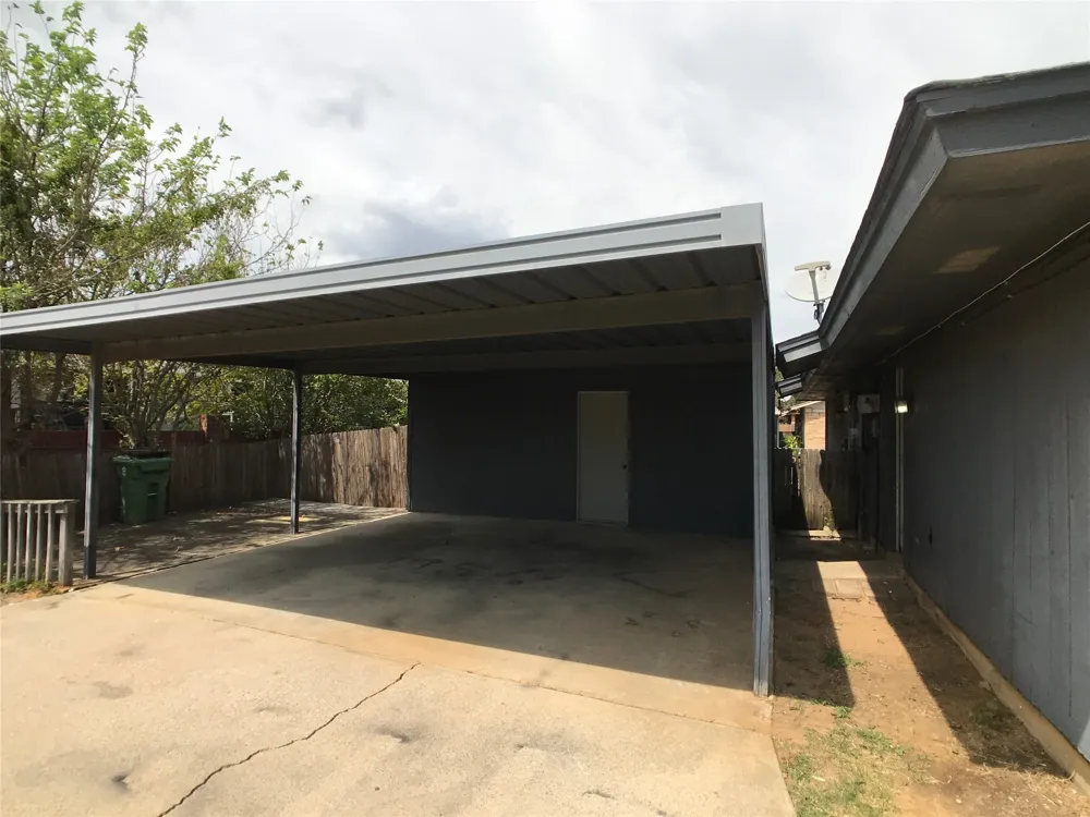 7041 Crosstimbers Lane North Richland Hills, TX 76182