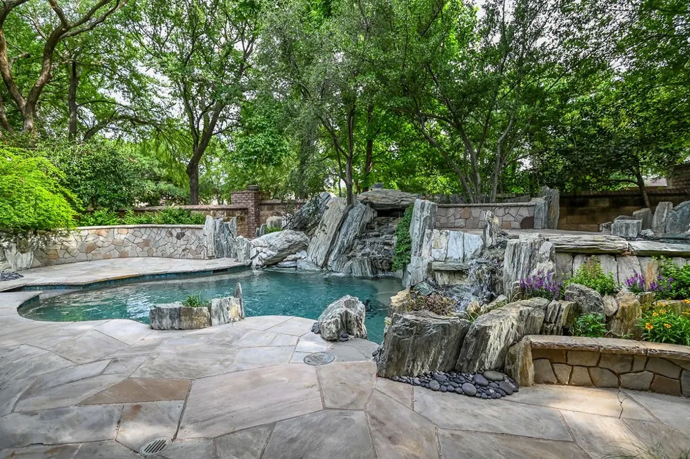 711 Lexington Avenue Coppell, TX 75019