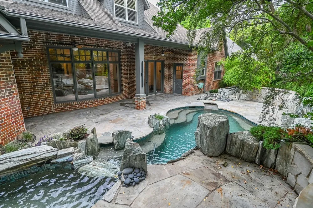 711 Lexington Avenue Coppell, TX 75019