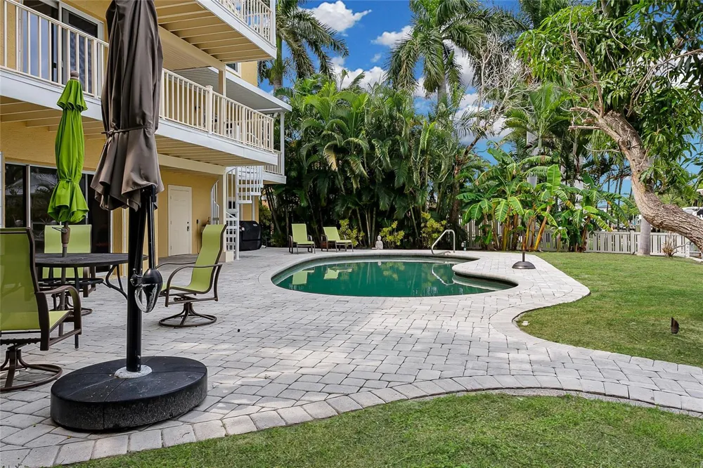 614 NORTON STREET Longboat Key, FL 34228