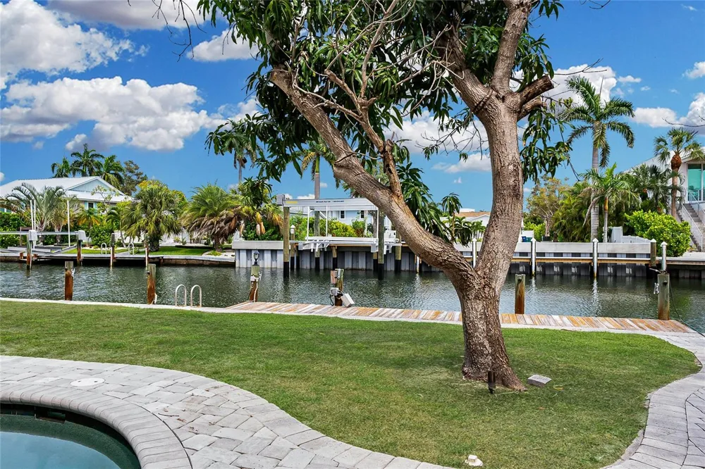614 NORTON STREET Longboat Key, FL 34228
