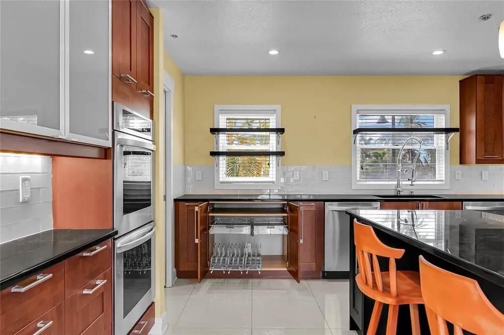 614 NORTON STREET Longboat Key, FL 34228