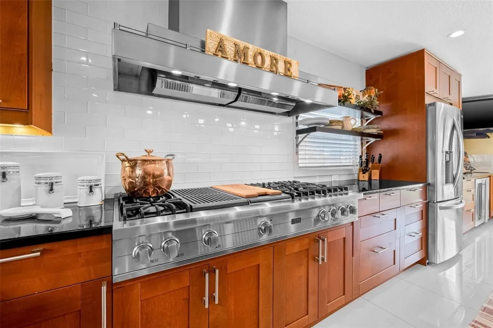 614 NORTON STREET Longboat Key, FL 34228