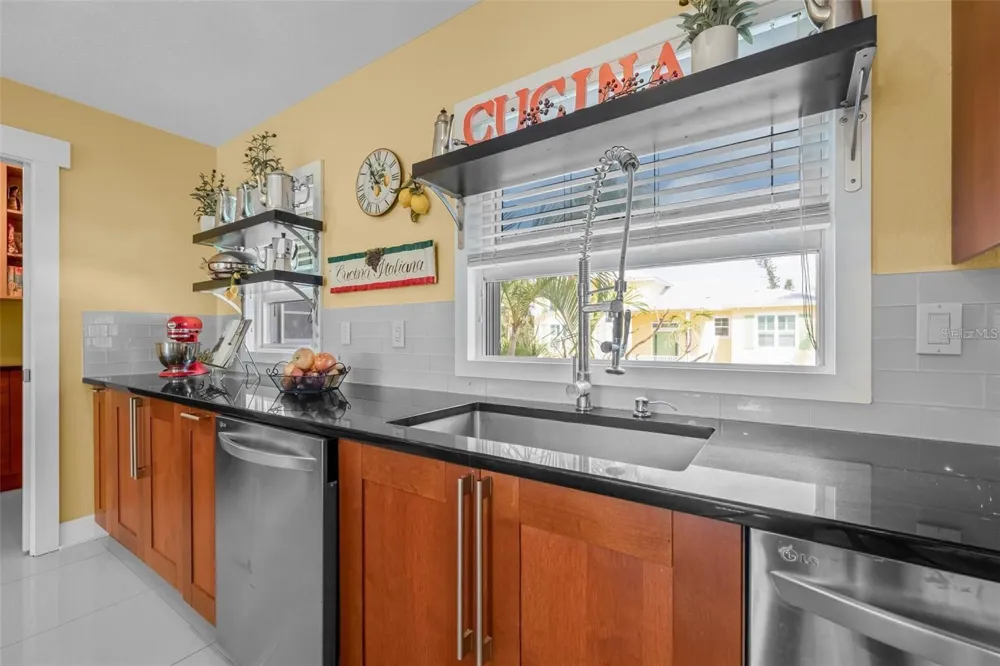 614 NORTON STREET Longboat Key, FL 34228