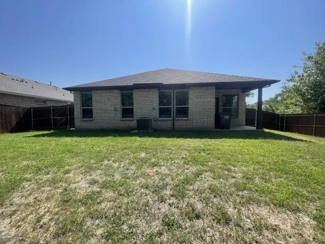 2607 Golden Bell Drive Glenn Heights, TX 75154