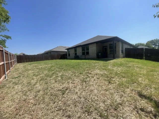2607 Golden Bell Drive Glenn Heights, TX 75154