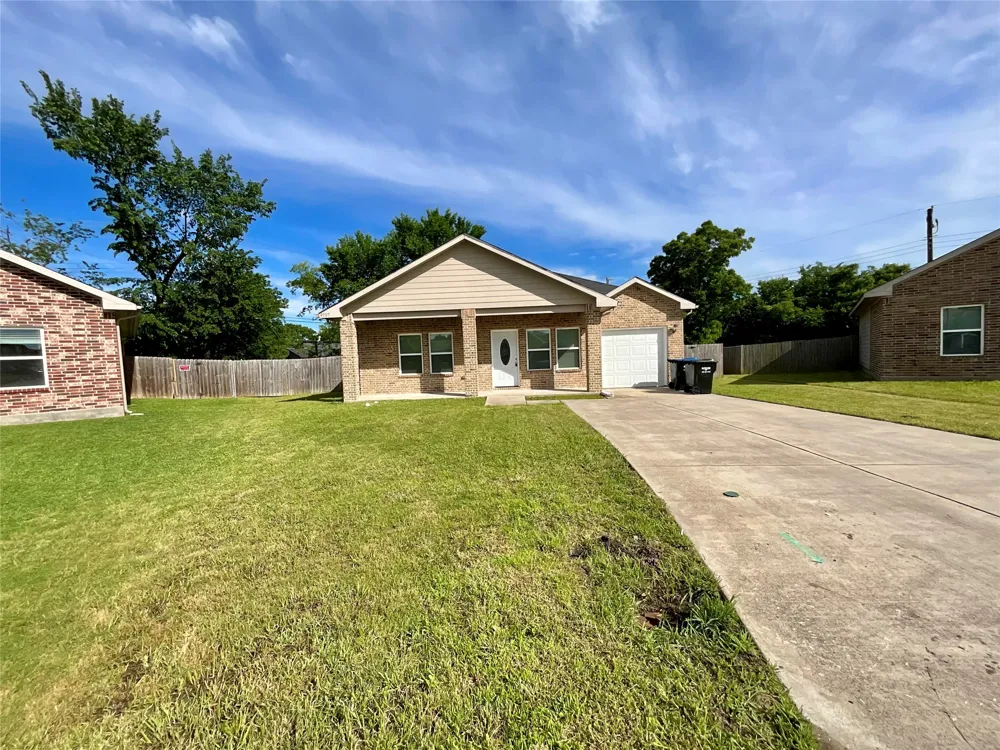 4705 Henry Street Greenville, TX 75401
