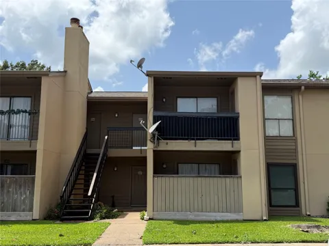 3300 Pebblebrook Drive #108