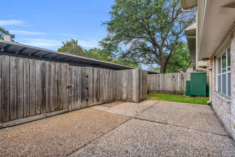 12985 Trail Hollow Drive #6 Houston, TX 77079
