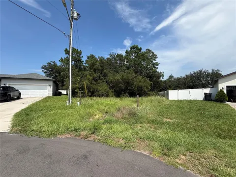 147 ZINNIA LANE W
