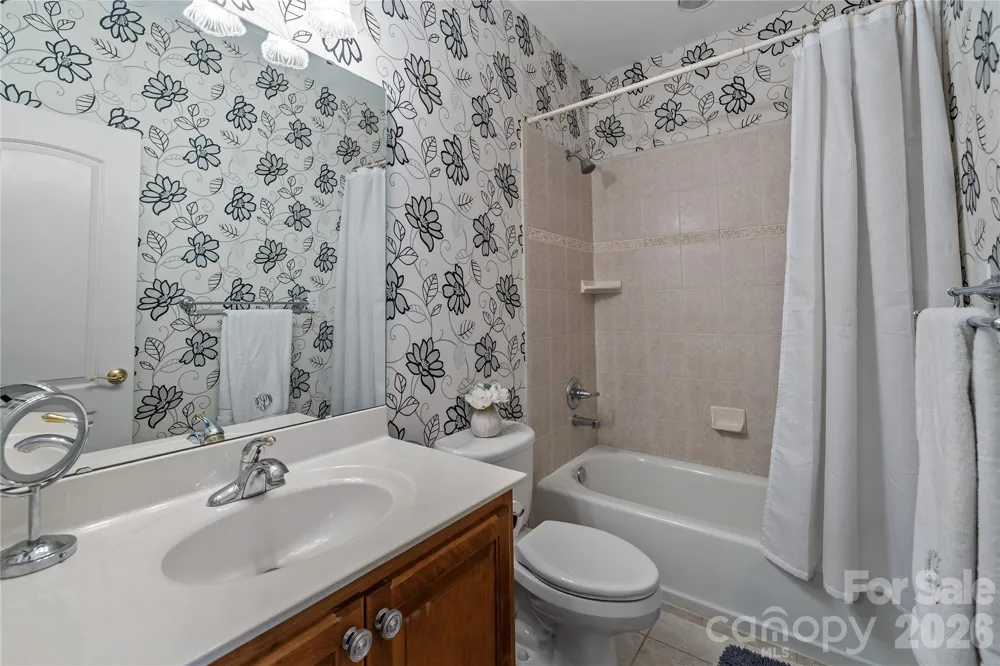 1009 Honors Court Waxhaw, NC 28173