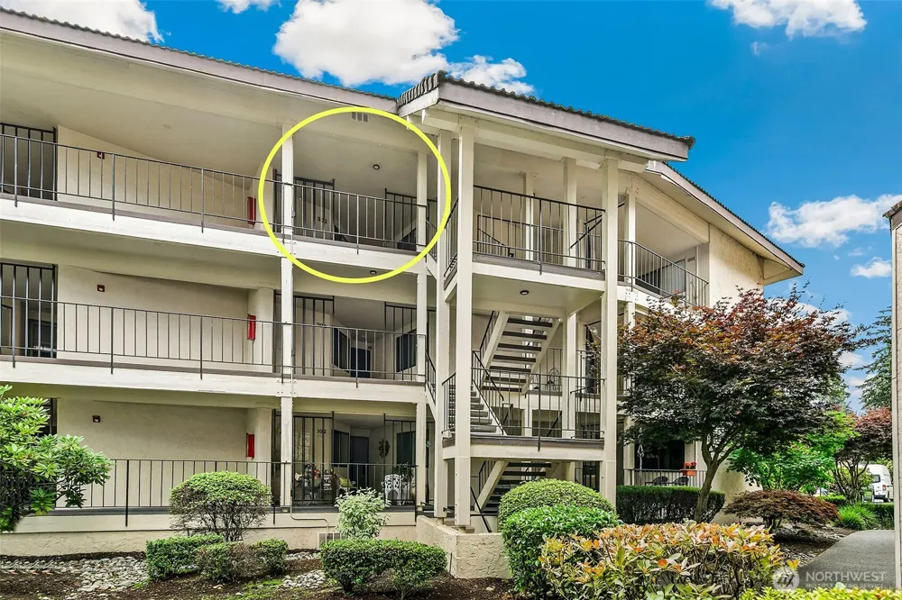 16929 Inglewood Road NE #C302 Kenmore, WA 98028