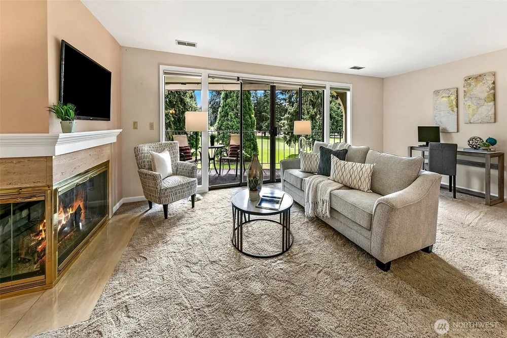 16929 Inglewood Road NE #C302 Kenmore, WA 98028