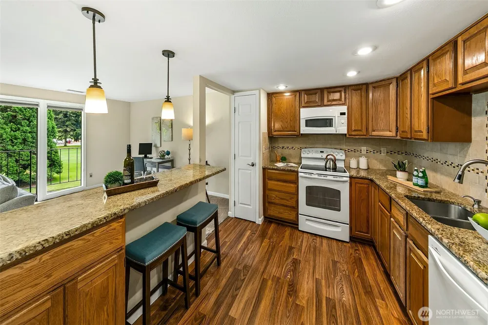 16929 Inglewood Road NE #C302 Kenmore, WA 98028