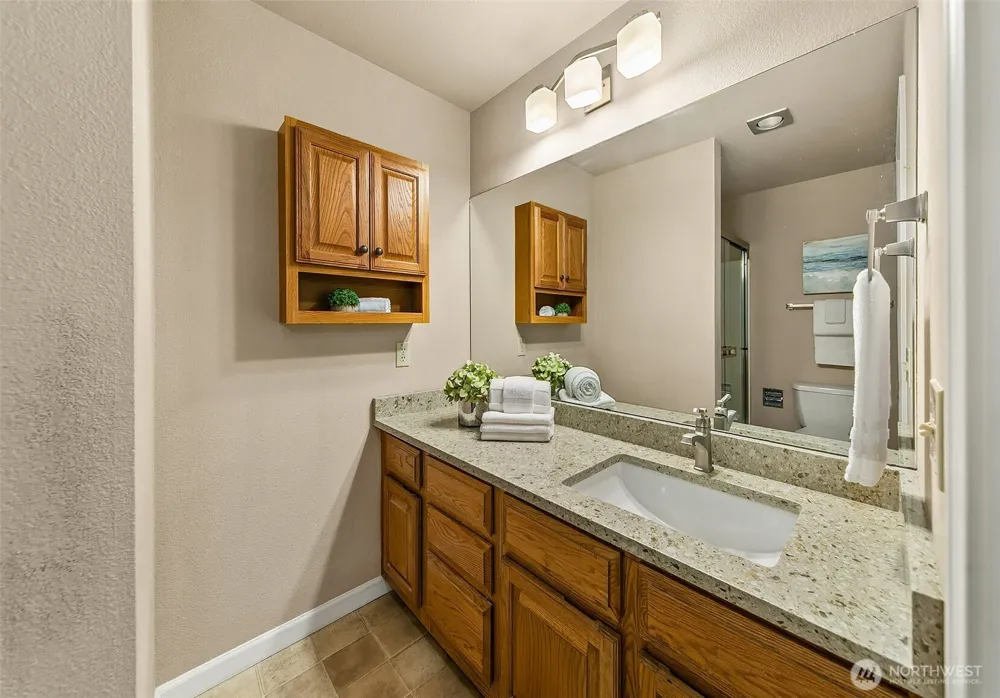16929 Inglewood Road NE #C302 Kenmore, WA 98028