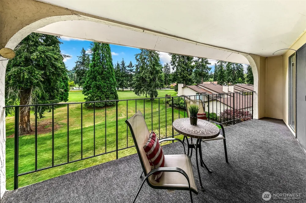 16929 Inglewood Road NE #C302 Kenmore, WA 98028
