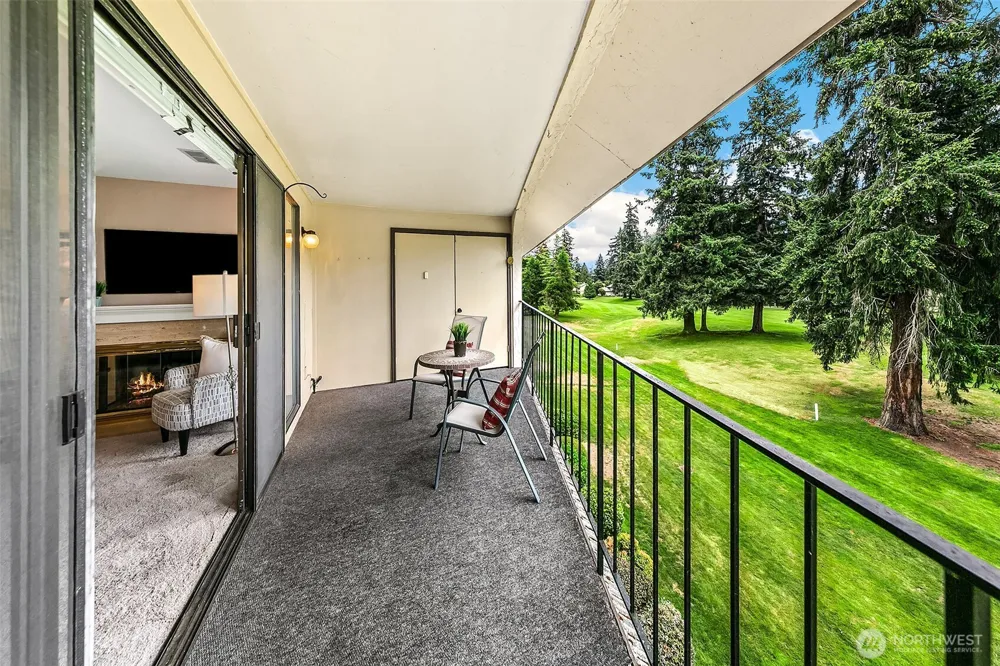 16929 Inglewood Road NE #C302 Kenmore, WA 98028