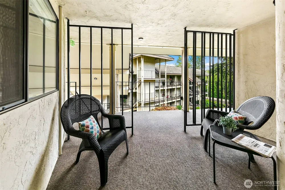 16929 Inglewood Road NE #C302 Kenmore, WA 98028