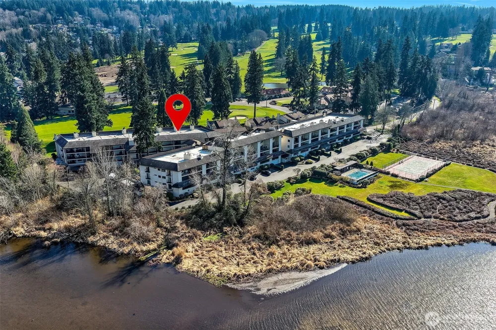 16929 Inglewood Road NE #C302 Kenmore, WA 98028