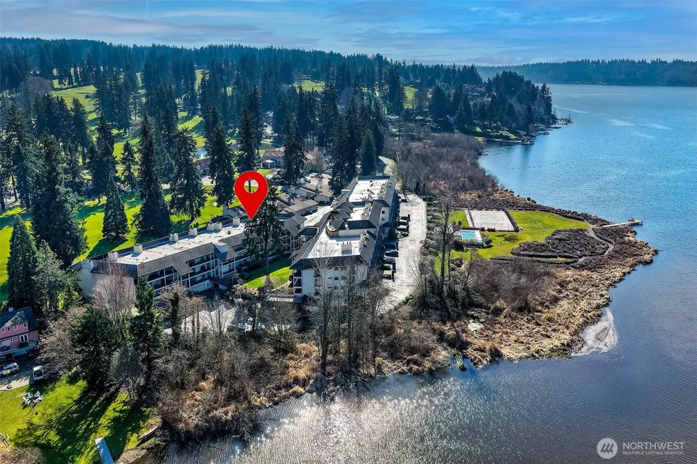 16929 Inglewood Road NE #C302 Kenmore, WA 98028