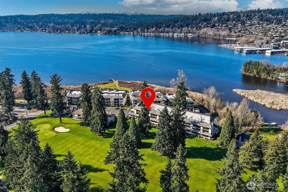 16929 Inglewood Road NE #C302 Kenmore, WA 98028