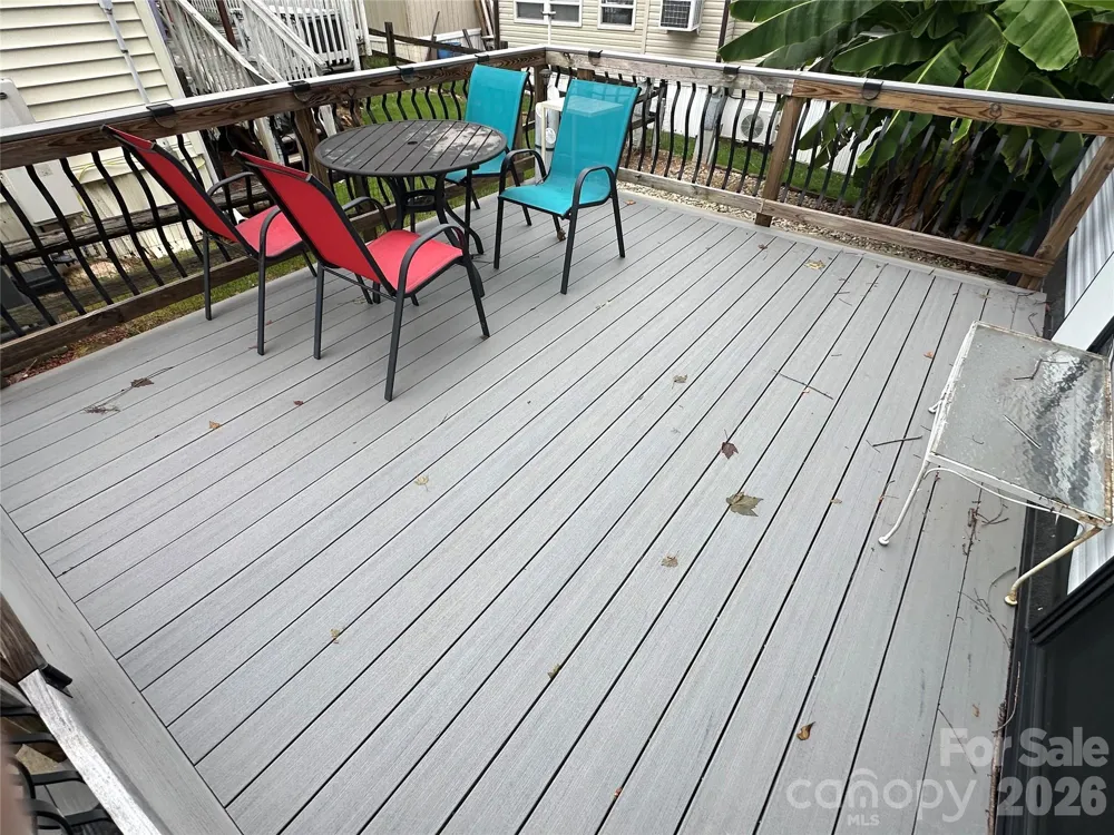 103 S Cardinal Avenue New London, NC 28127