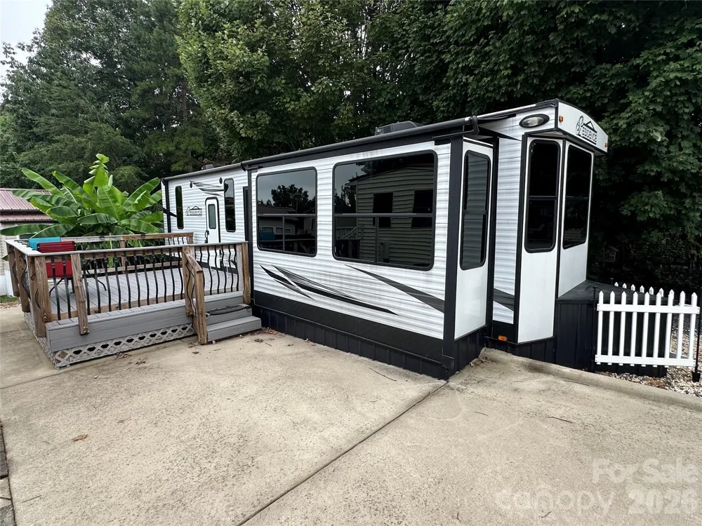 103 S Cardinal Avenue New London, NC 28127