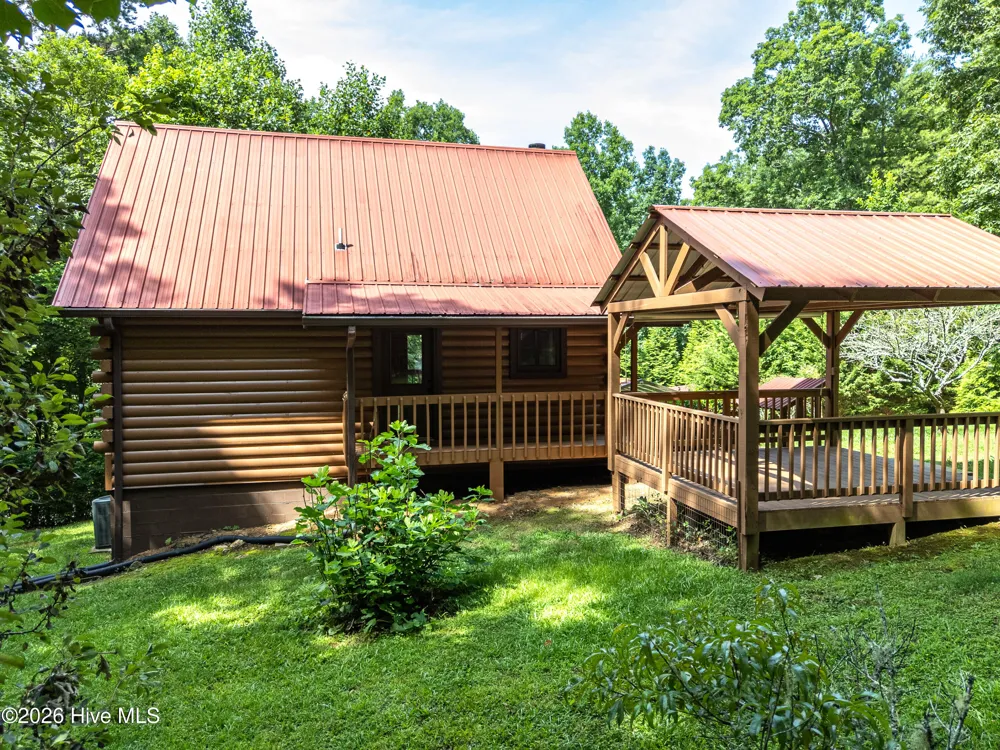 44 Red Wolf Trail Blairsville, GA 30512