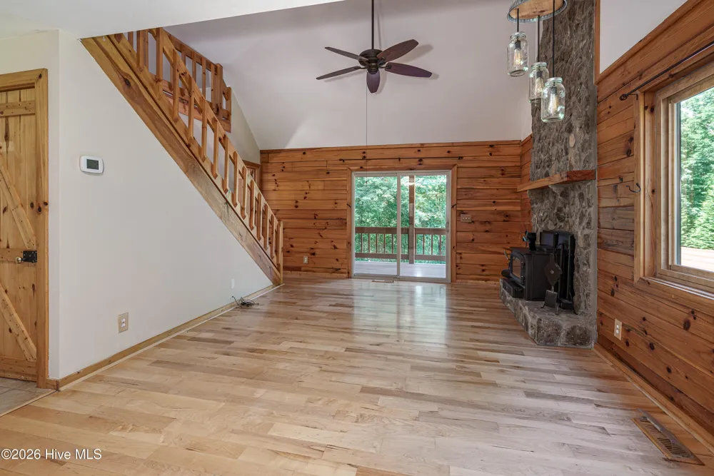 44 Red Wolf Trail Blairsville, GA 30512