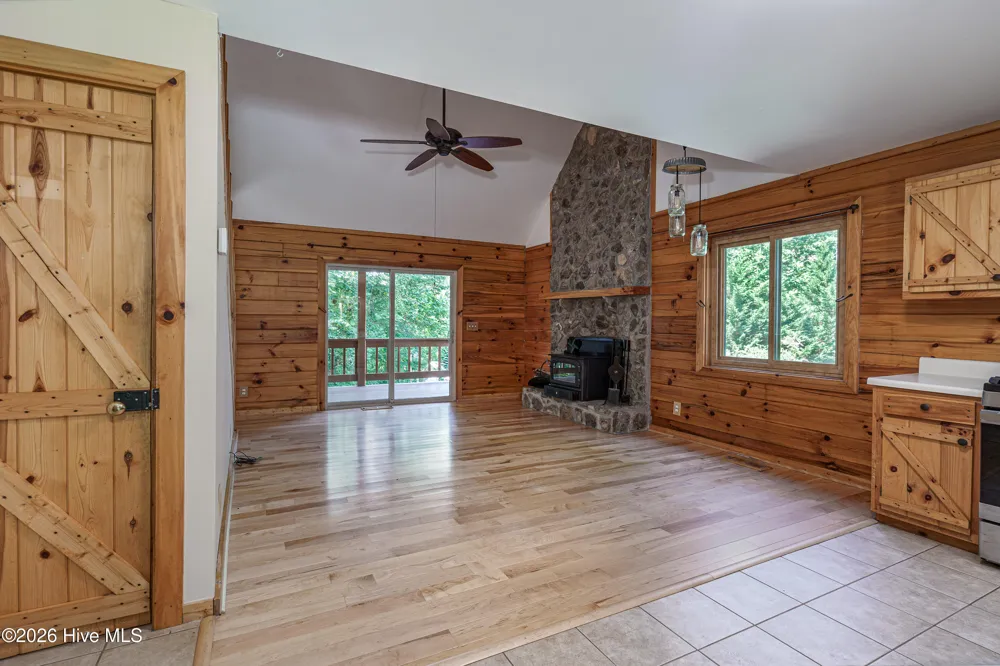 44 Red Wolf Trail Blairsville, GA 30512