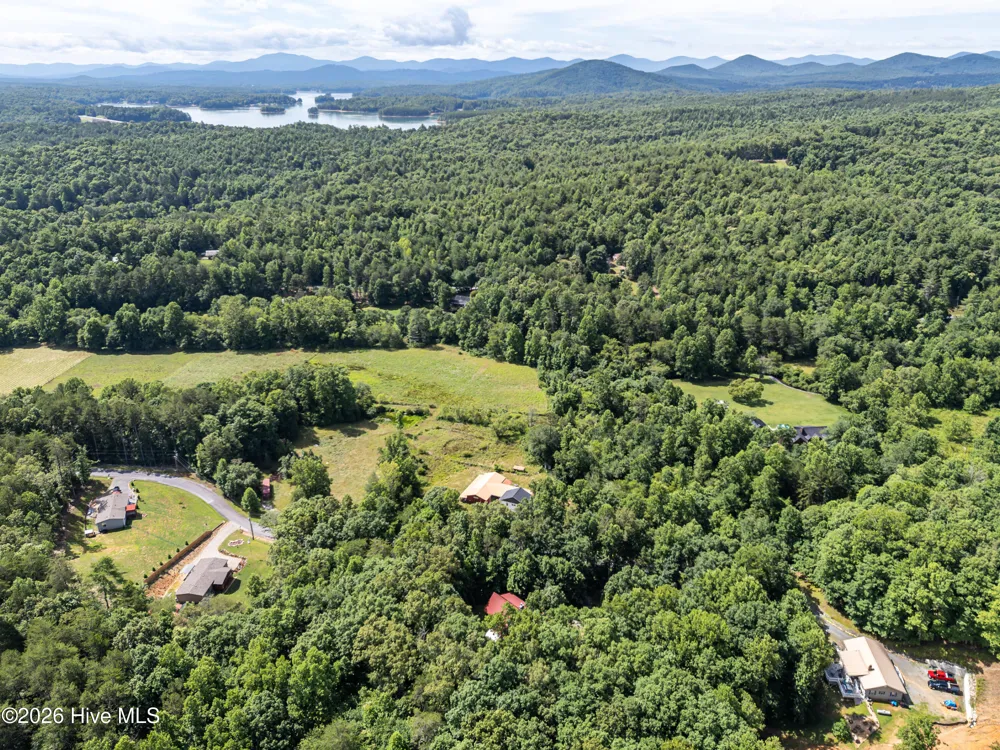 44 Red Wolf Trail Blairsville, GA 30512