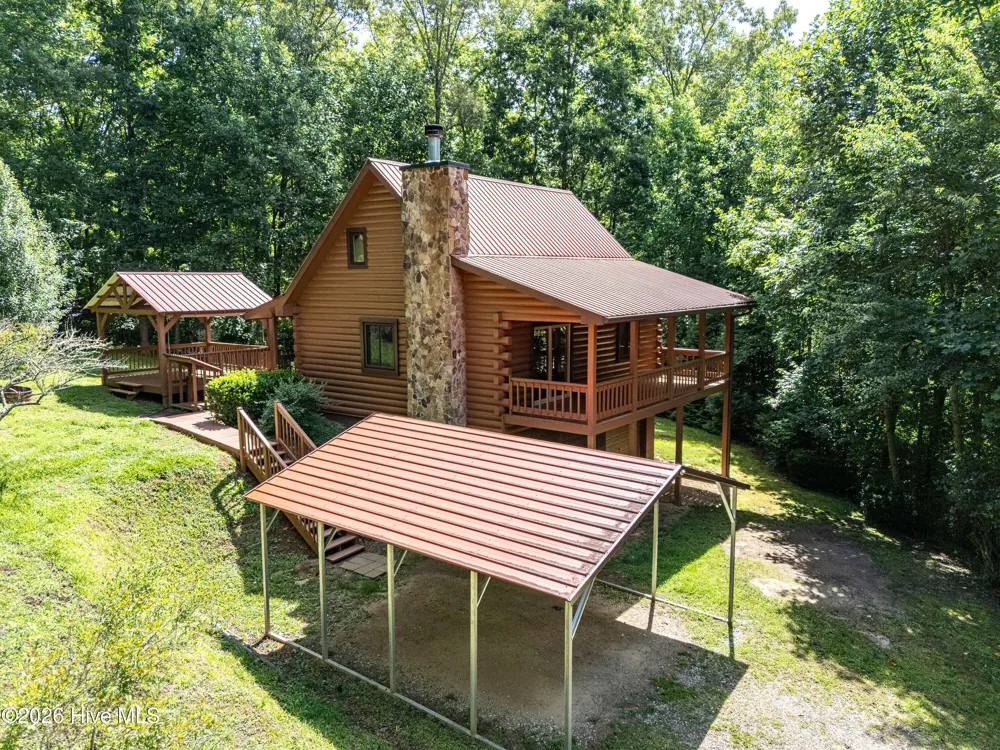 44 Red Wolf Trail Blairsville, GA 30512