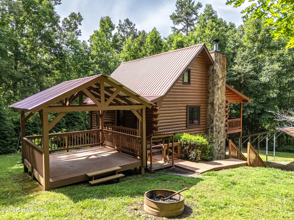 44 Red Wolf Trail Blairsville, GA 30512