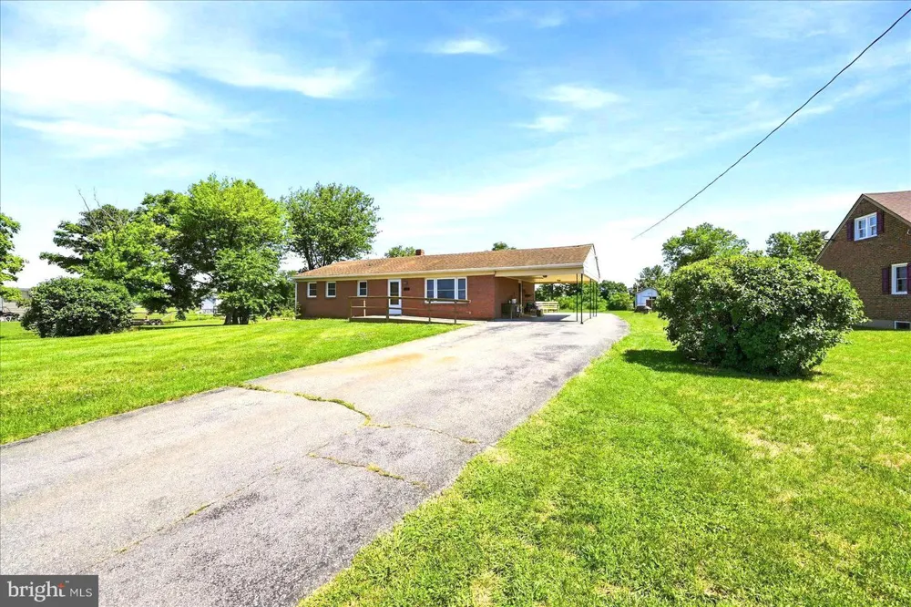 735 REDBUD Winchester, VA 22603