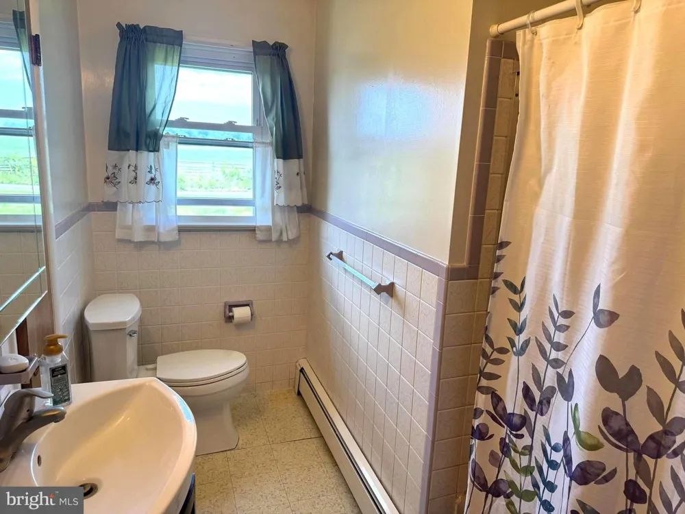 735 REDBUD Winchester, VA 22603