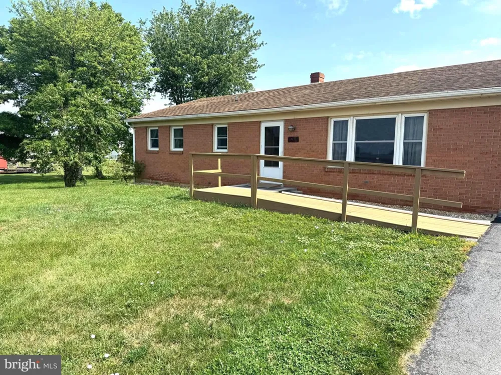 735 REDBUD Winchester, VA 22603