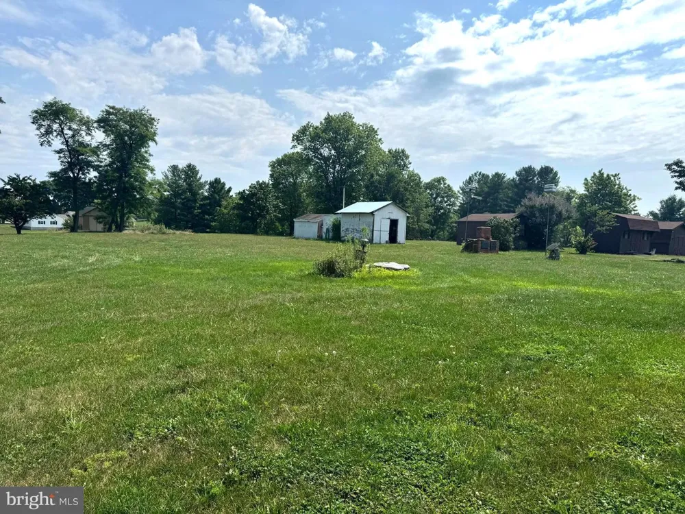 735 REDBUD Winchester, VA 22603
