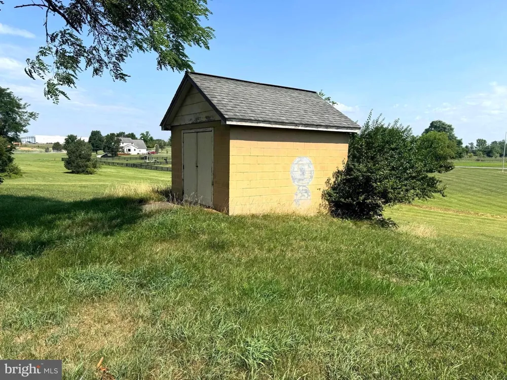735 REDBUD Winchester, VA 22603