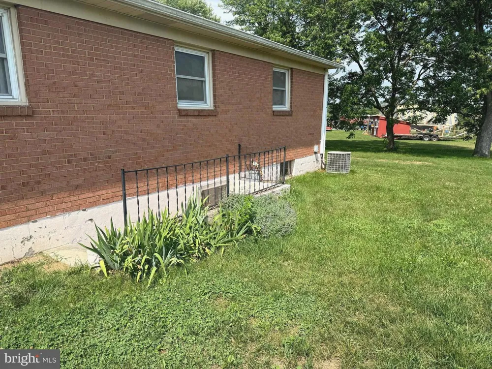 735 REDBUD Winchester, VA 22603