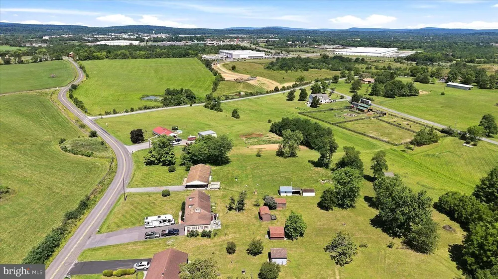 735 REDBUD Winchester, VA 22603
