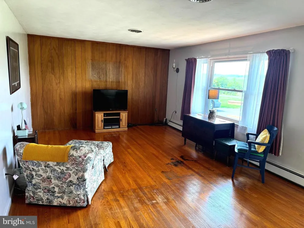 735 REDBUD Winchester, VA 22603