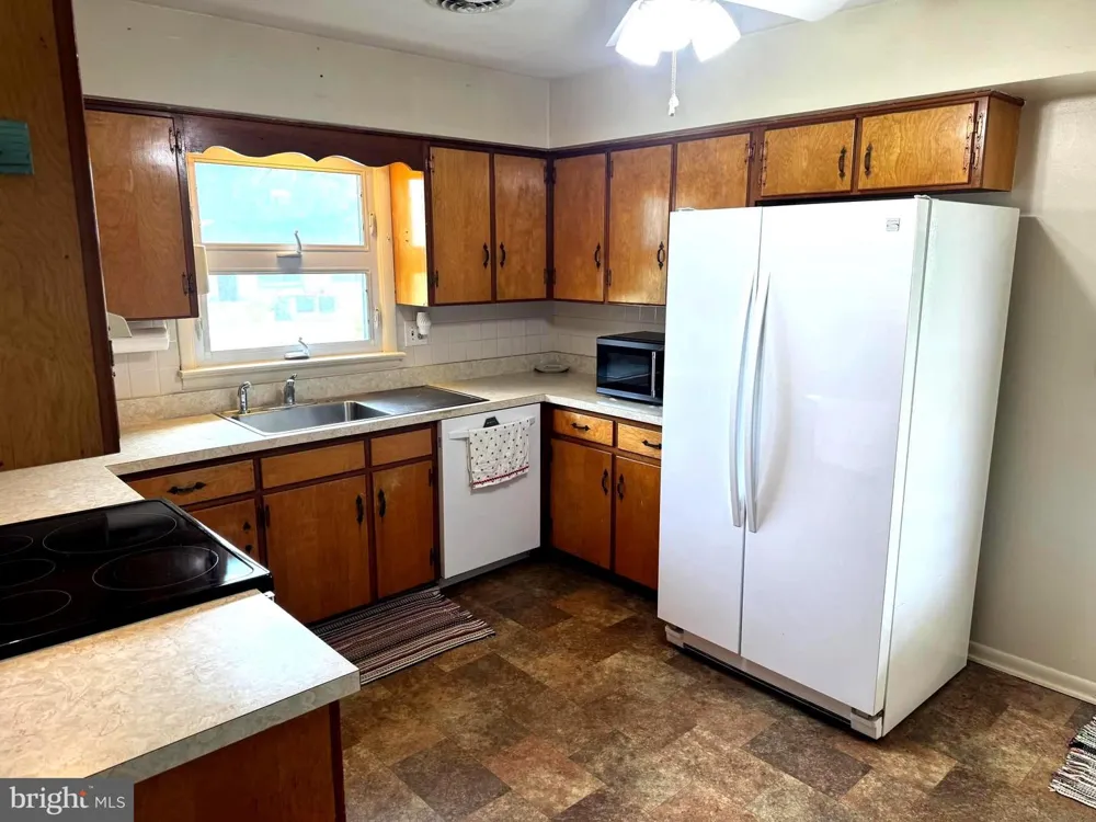 735 REDBUD Winchester, VA 22603
