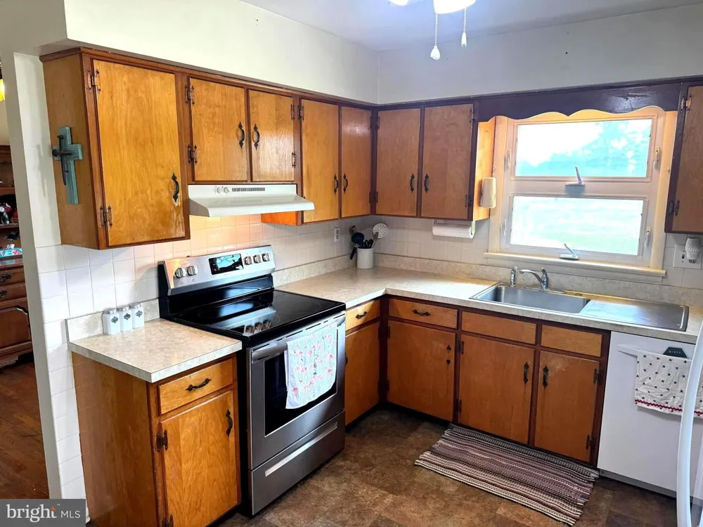 735 REDBUD Winchester, VA 22603